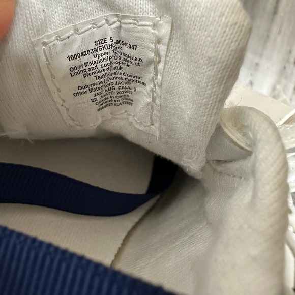 NWT Janie & Jack Boys Sneakers Velcro White Navy Size 5 - Picture 5 of 5
